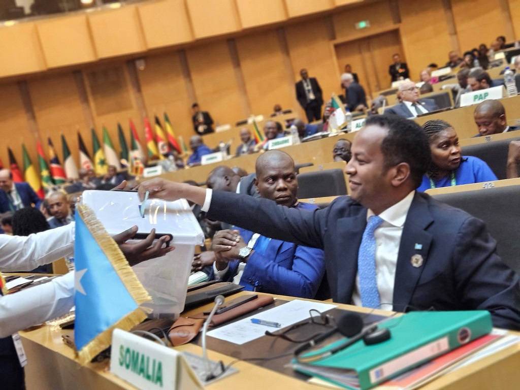 Wasiirka Arrimaha Dibadda Somaliya oo ku sugan goobta.jpg